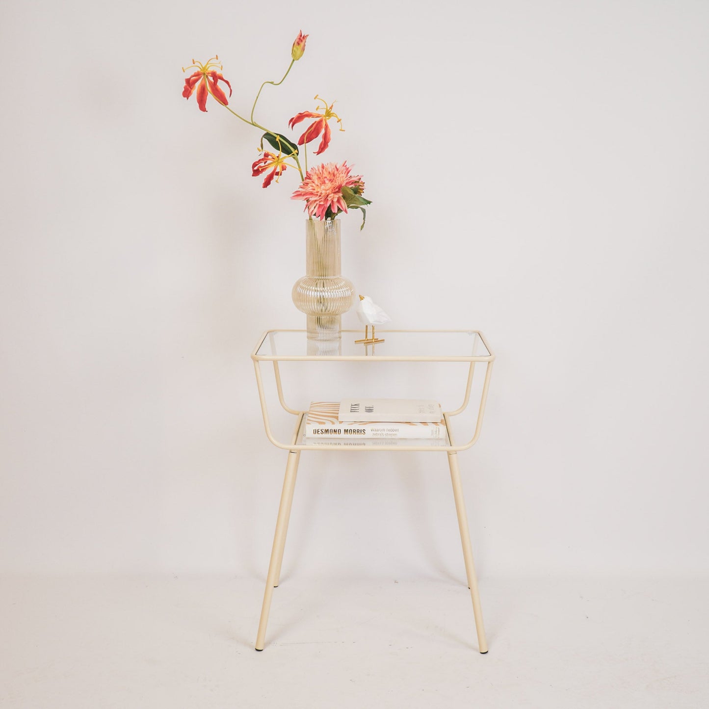 Design bijzettafel metaal en glas - zand