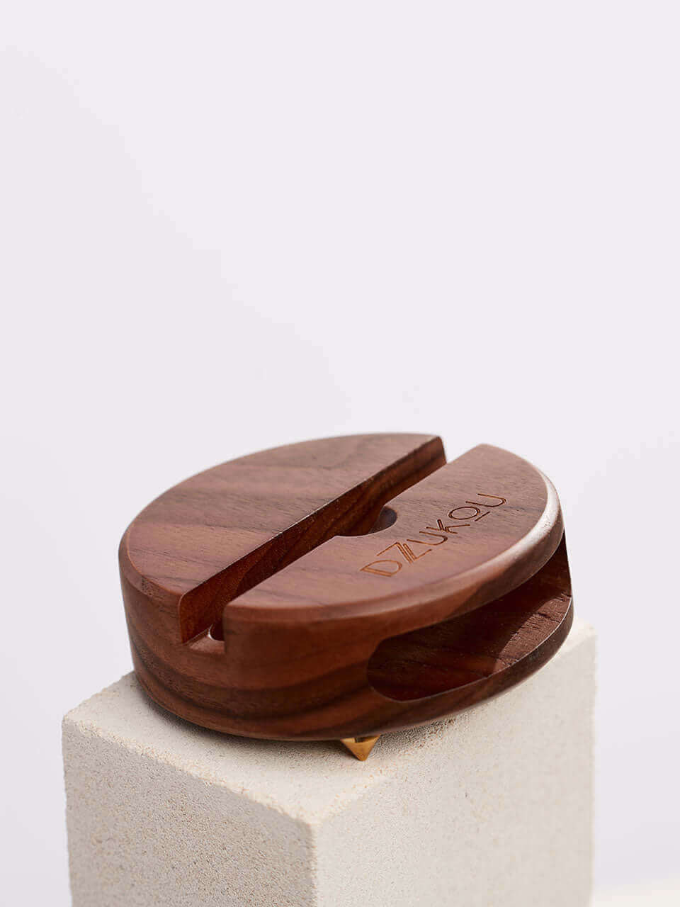 Design telefoon standaard en geluid versterker van bamboe - bruin