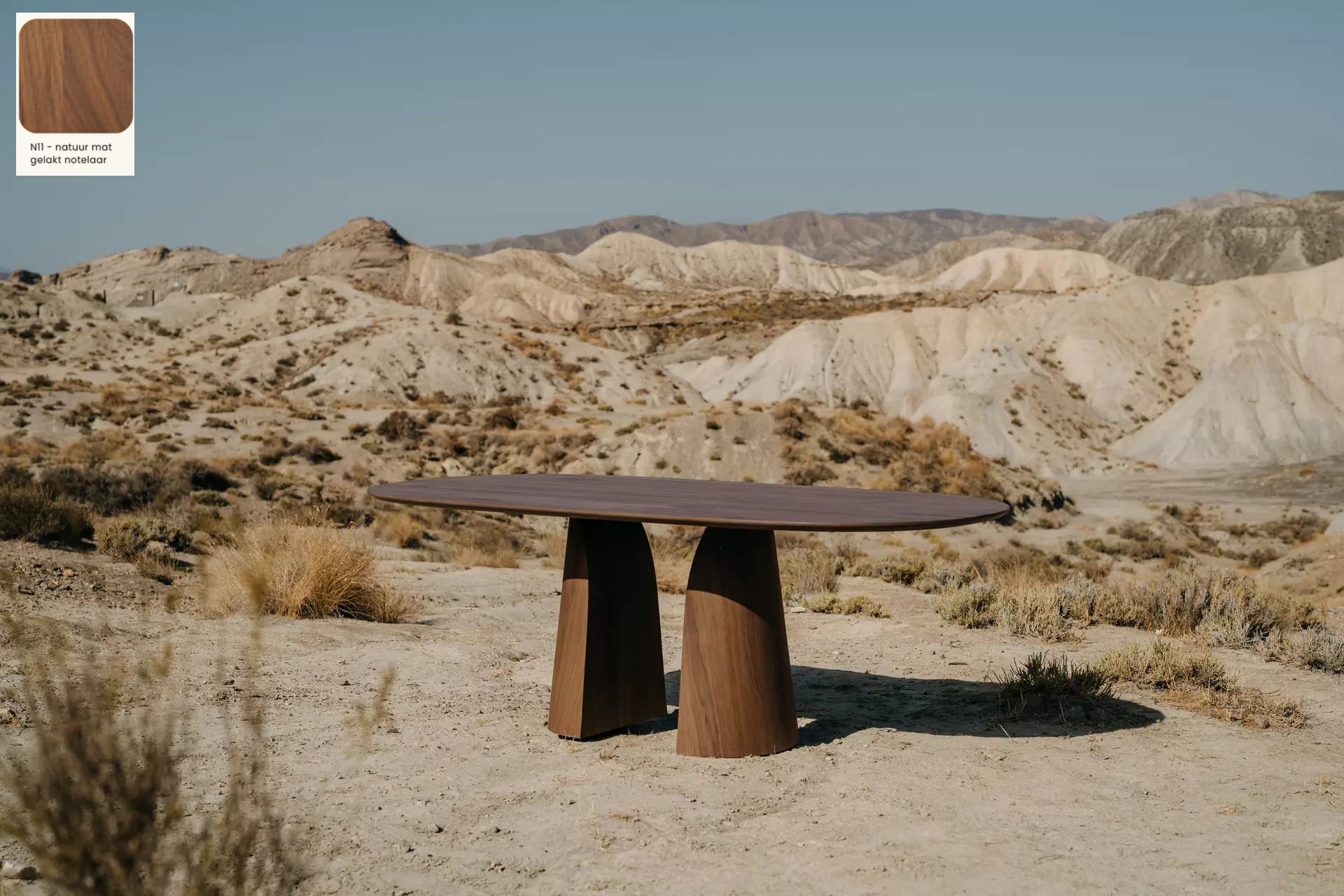 Ovale eettafel Mobitec Blossom van massief eiken hout - bruin of zwart