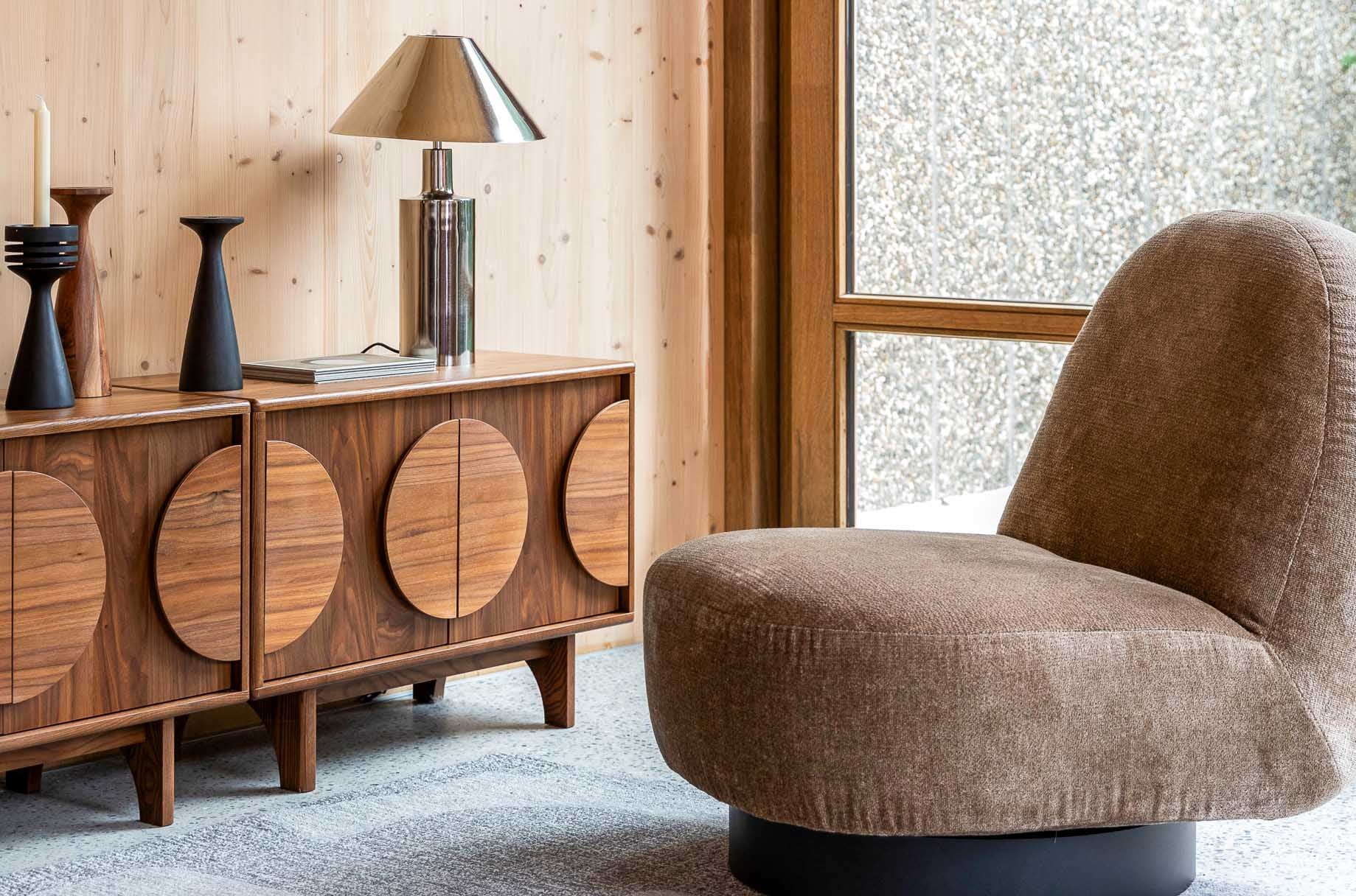 Design dressoir kast Zuiver Groove massief Walnoot of Eiken hout - bruin