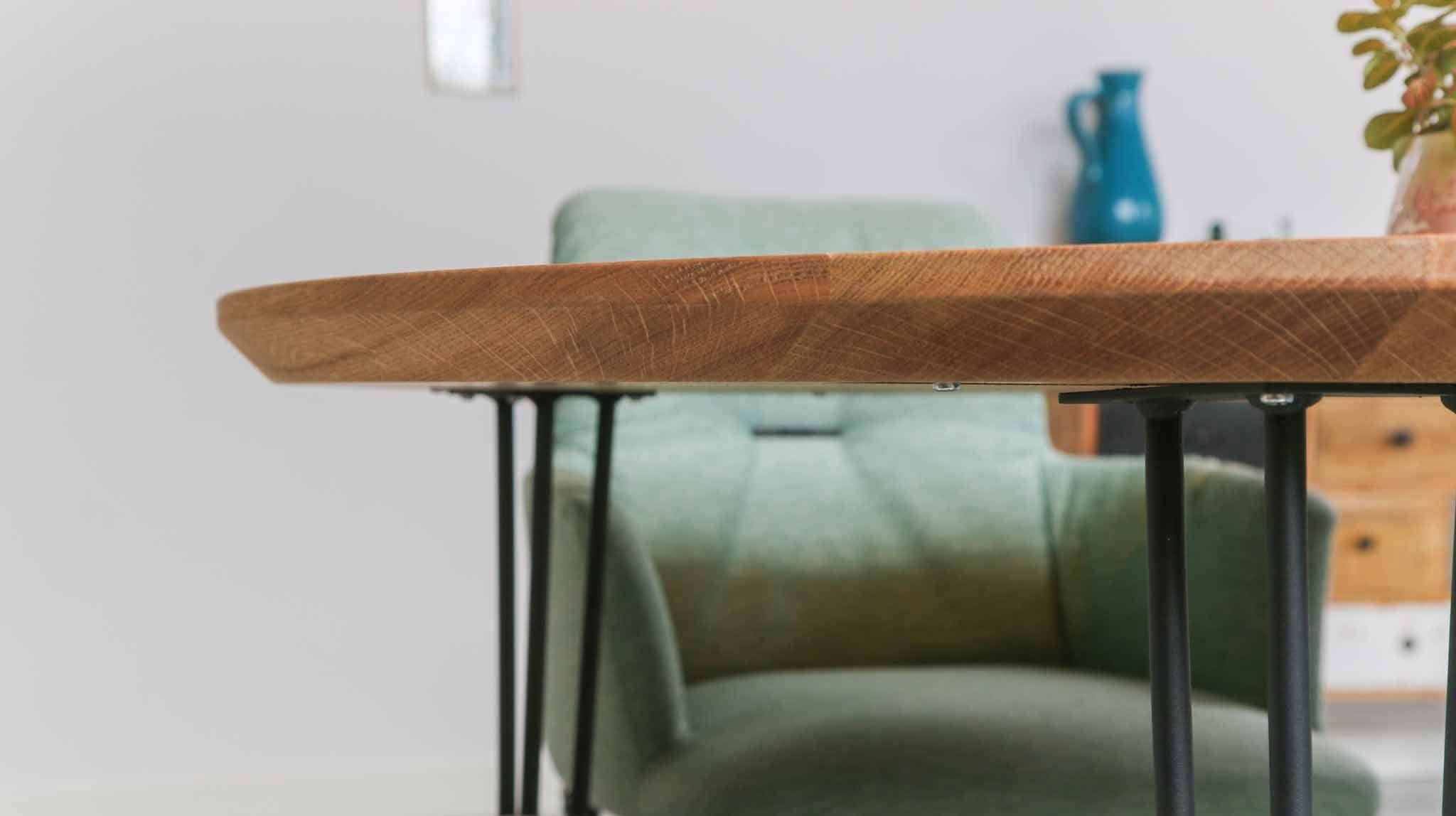 Handgemaakte ronde eettafel Forcina van massief eiken hout en metaal 130 cm - bruin en zwart