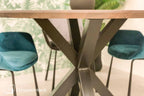 Ronde eettafel DREAUM van massief eiken hout en staal - bruin en zwart