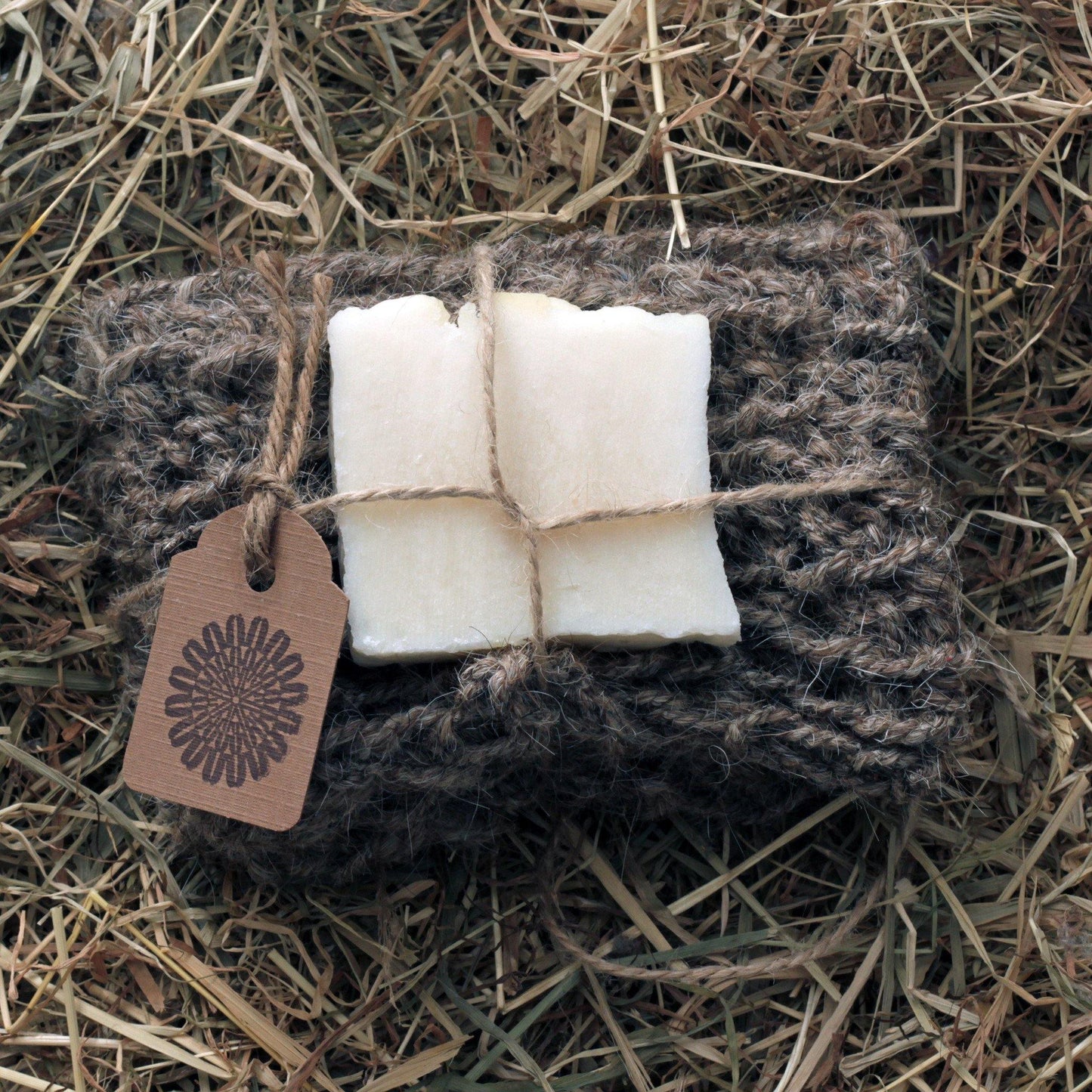 Handgemaakt set traditionele Hammam zeep met badhandschoen van geitenharen