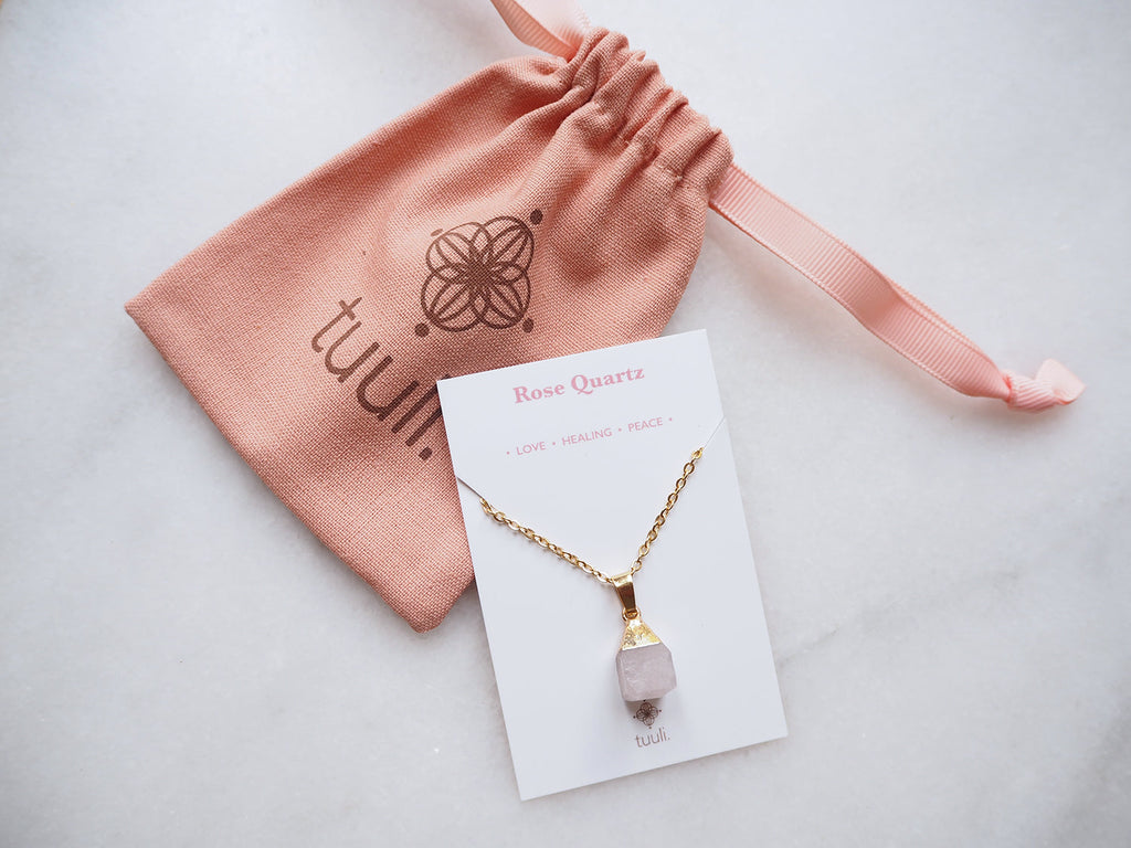 Handgemaakte Rozenkwarts ketting voor liefde en balans - roze en goud