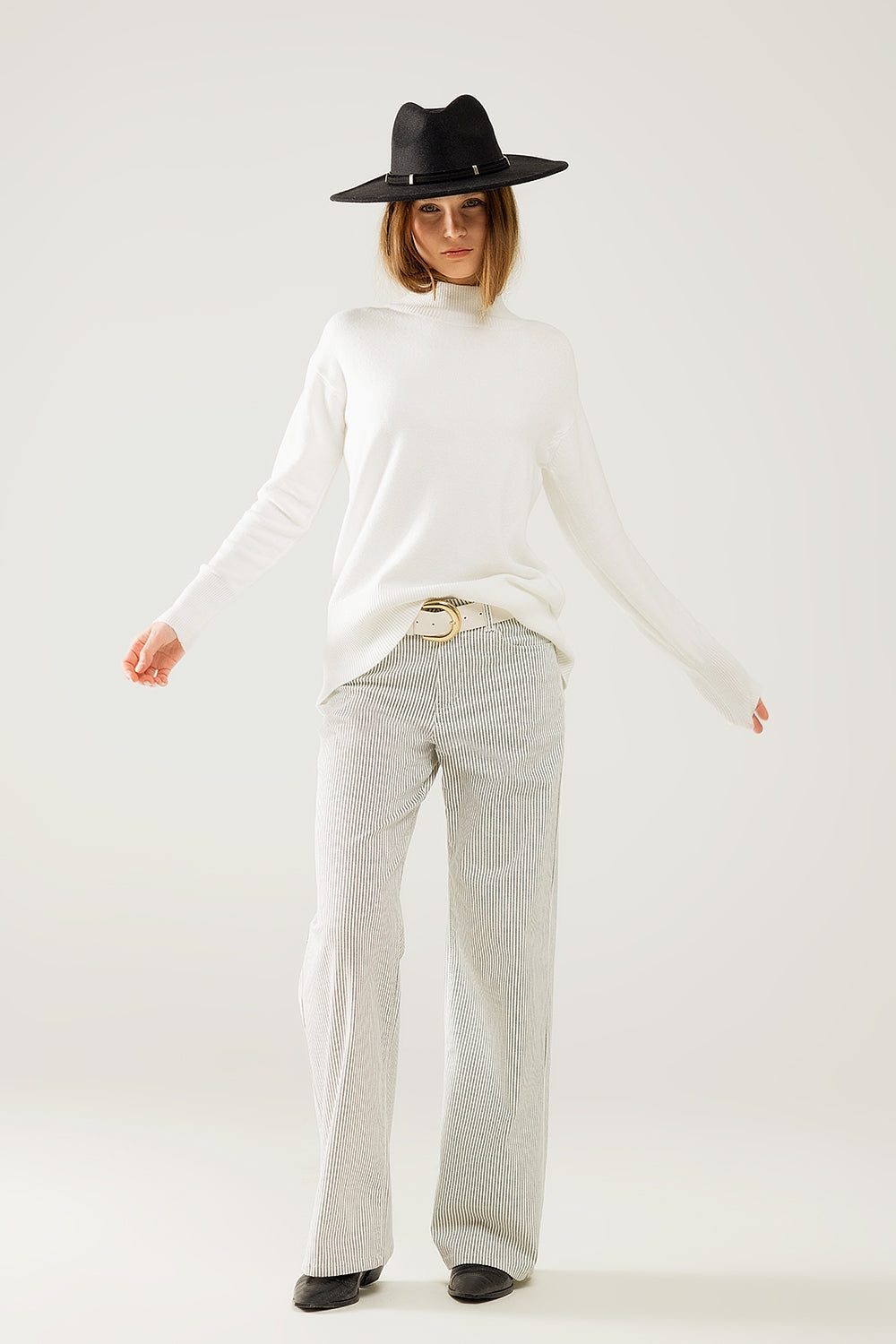 Striped straight leg trousers in cotton - white